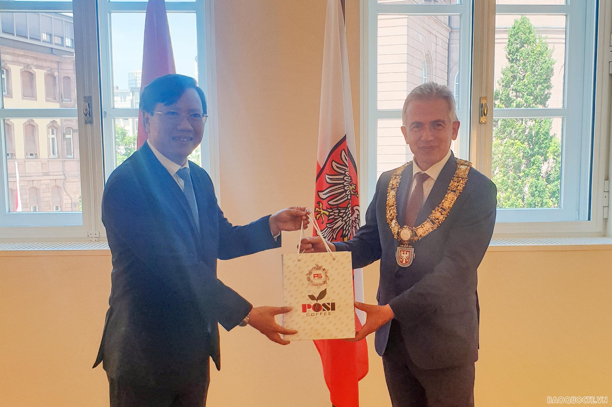 Vietnamese Consul General greets Frankfurt Mayor